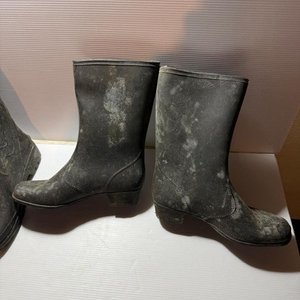 Balde Plástico ATMA y 2 Pares de Botas de Goma Talle 40 - imagen 6