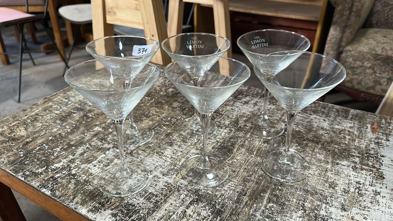 Lote anterior: Copa de Martini con diseño etched y embossed