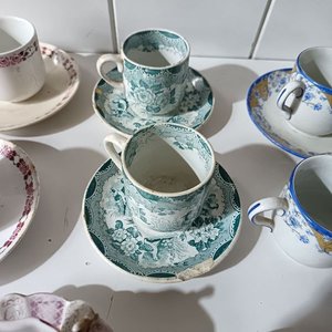 Juego de Tazas y Platillos de Café de Porcelana - Varias Procedencias - imagen 5
