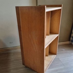 Mueble Organizador de Madera con Divisiones y Ruedas - imagen 3