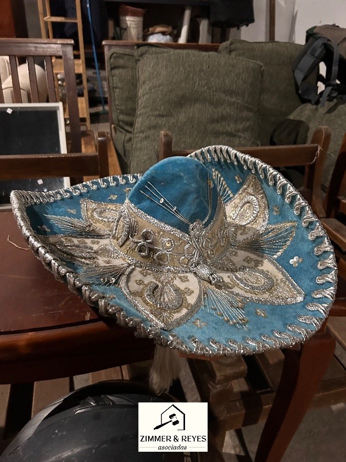 Sombrero Mexicano Charro Azul con Bordados Plateados