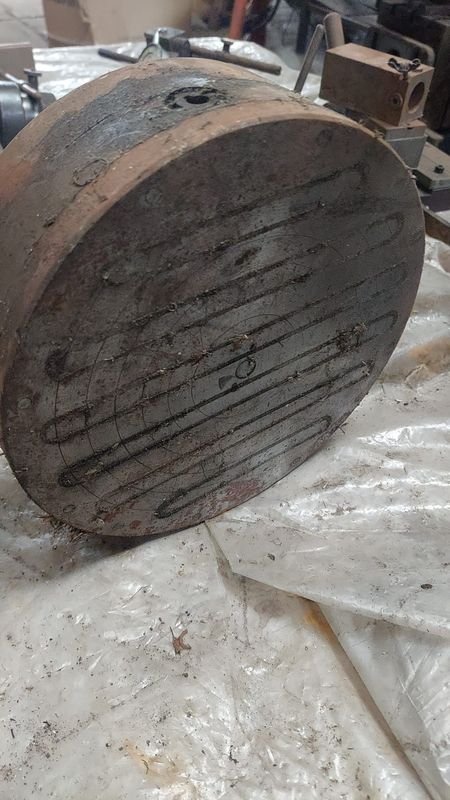 Plato imantado de metal con agujero en el centro - imagen 3
