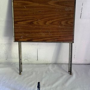 Mesa Plegable Metálica con Tapa de Madera - imagen 6