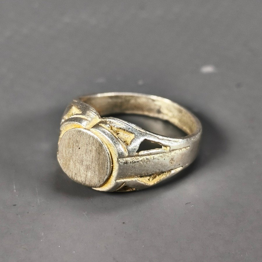 Item 16301 - Image 3