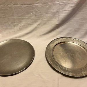 Lote de dos piezas de metal para servicio de mesa o decoración - imagen 4