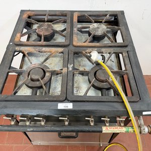 Anafe Industrial 4 Fuegos con Horno Acamax Tomasi - imagen 2