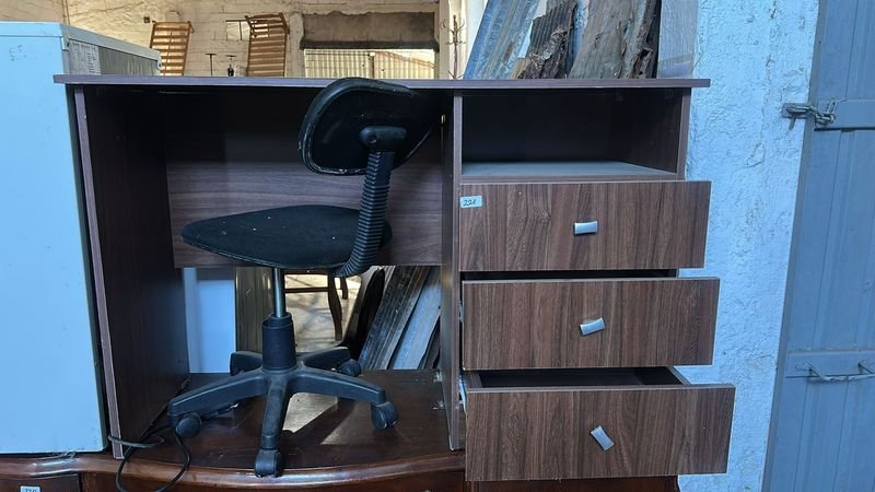 Escritorio con silla y gabinete de escritorio - imagen 3
