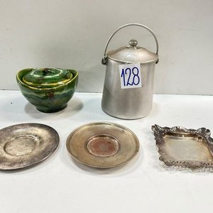 Lote anterior: Olla de Aluminio, Caramelera de Cerámica y 3 Platillos