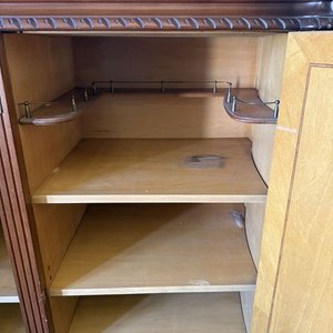 Armario Organizador Antiguo con Tapa de Mármol y Herrajes Ornamentales - imagen 11