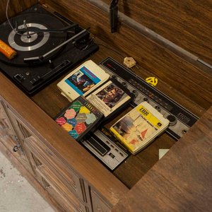 Tocadiscos Zenith con Mueble de Madera y Detalles - imagen 2