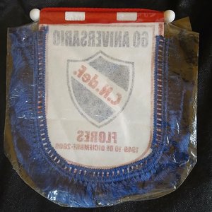 Banderín Conmemorativo Club Nacional de Football 60° Aniversario Flores - imagen 3