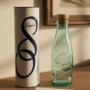Lote siguiente: Botella Conmemorativa Conaprole Años 80 con Estuche