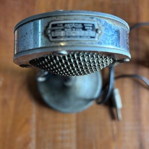 Micrófono antiguo de mesa marca Astatic, modelo D-104 - imagen 3