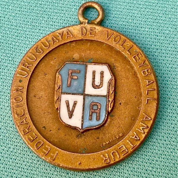 Medalla de la Federación Uruguaya de Volleyball Amateur - imagen 1