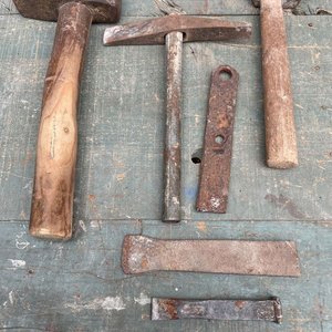 Lote anterior: Lote de Herramientas: Martillos, Piqueta y Lima