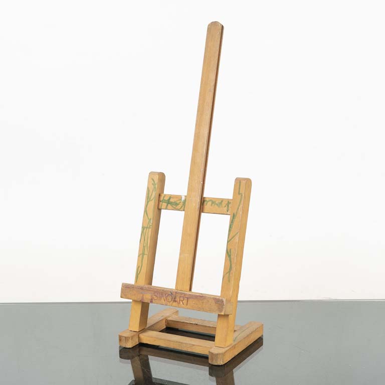 Lote siguiente: Atril de mesa Sinoart - Medidas: 16x14x43cm