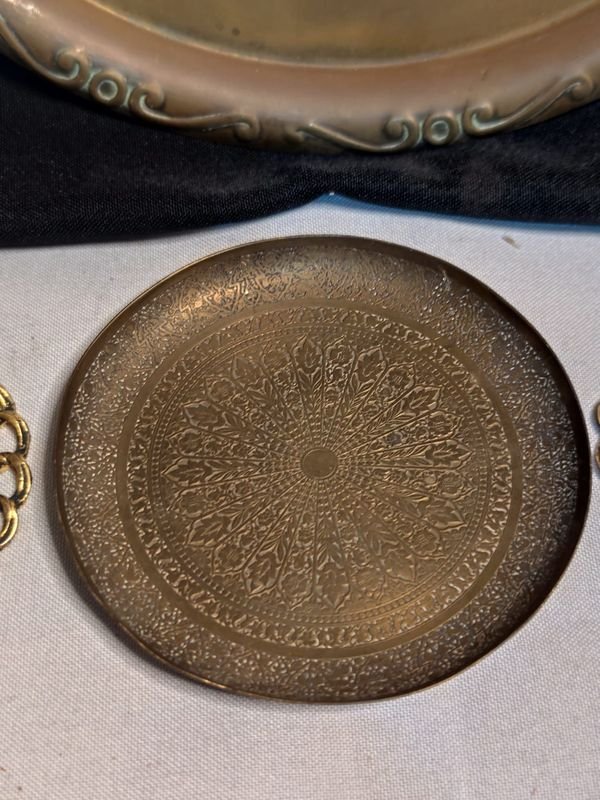 Dos Porta Inciensos y Accesorios en Bronce
