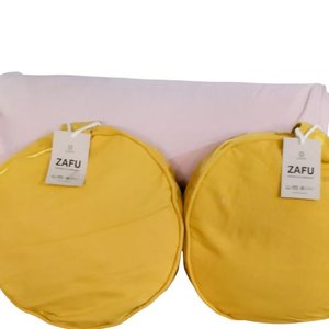 Lote siguiente: Dos Almohadones Rectangulares Bolster (23x62cm) y Dos Asientos Redondos Sufa para Meditación (34x15cm)