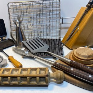 Set de Utensilios de Cocina y Parrilla: Sandwichera, Aceitera, Cuchillos y Más - imagen 4
