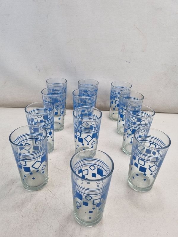 Set de 12 Vasos de Vidrio con Diseño Geométrico Azul