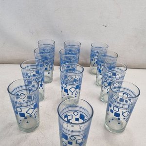Set de 12 Vasos de Vidrio con Diseño Geométrico Azul - imagen 1