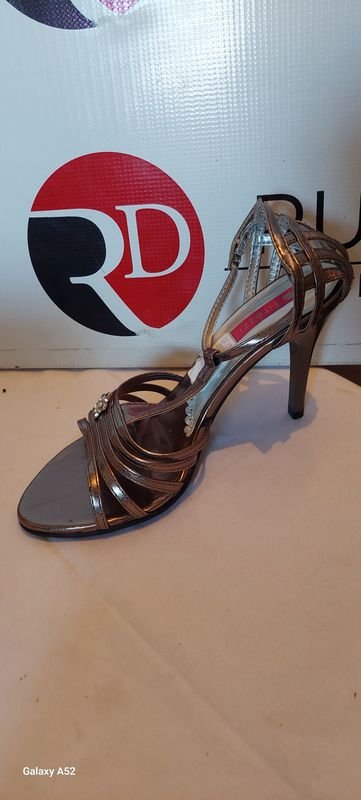 Calzado de tacón alto para mujer - imagen 3