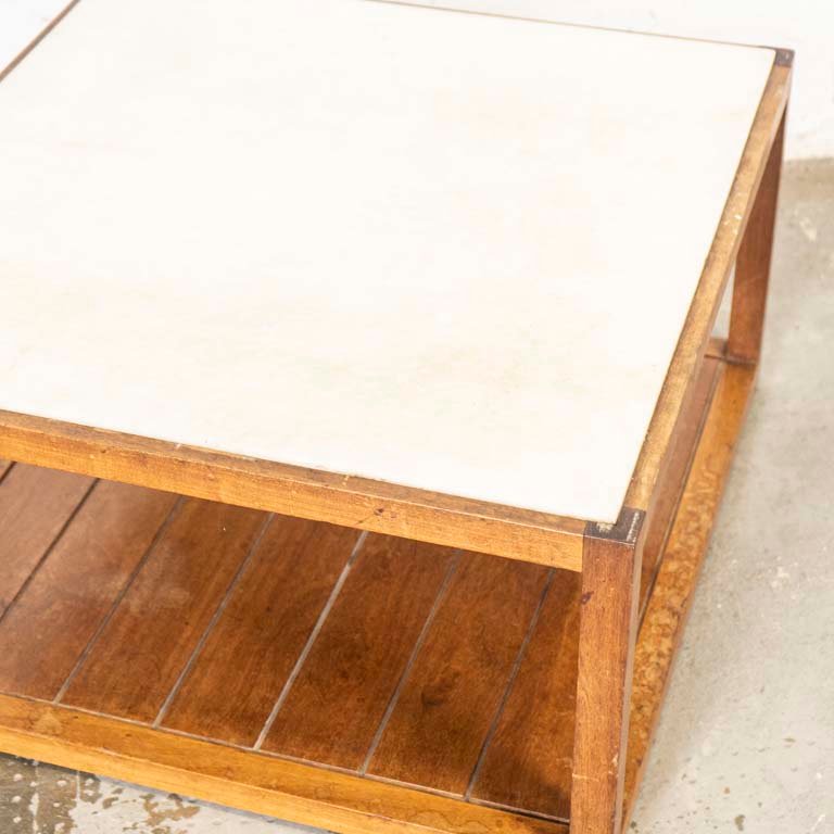 Mesa de living con tapa de mármol y estante - imagen 2