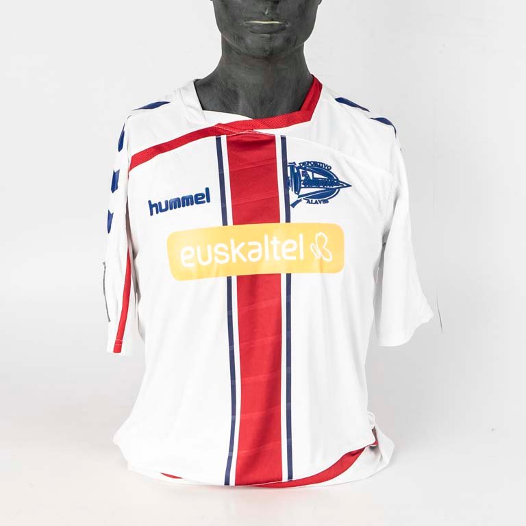 Lote anterior: Camiseta de Deportivo Alavés de utilería marca Hummel