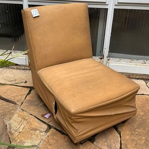Lote siguiente: Sillón Individual Color Tostado