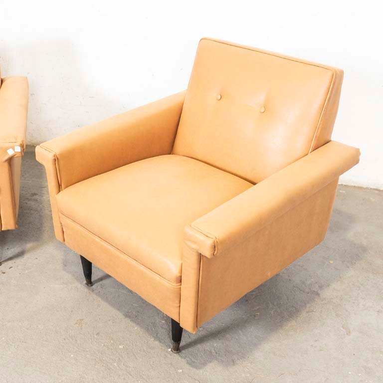 Pare de sillones americanos tapizados en cuerina - imagen 3