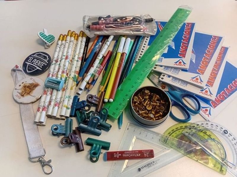 Lote siguiente: Colección de Suministros Escolares