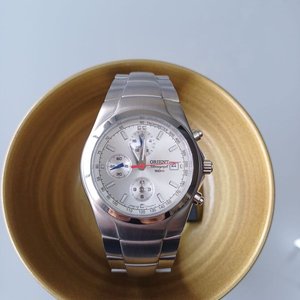 Lote siguiente: Reloj Orient Chronograph Acero Inoxidable Esfera Plateada Taquímetro