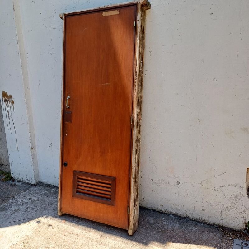 Puerta de contrachapado con marco y brazo hidráulico - imagen 4