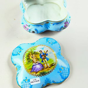 Alhajero de Porcelana Limoges con Escena Romántica - imagen 3