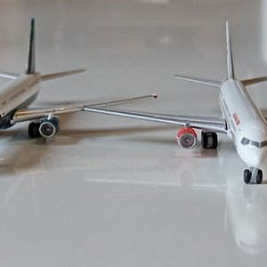 Lote de 2 Aviones a Escala Herpa B757 ATA y B757 Canadá 3000 - imagen 5