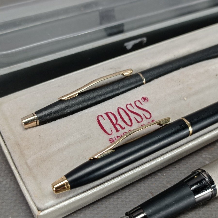 Tres piezas de escritura de la marca Crown: bolígrafo, lápiz mecánico y pluma - imagen 3