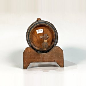 Barrilito Adorno de Roble con Soporte y Canilla - imagen 3