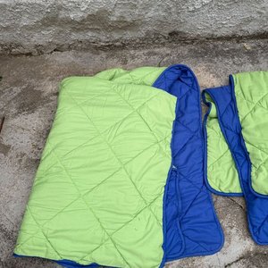 Lote de 9 Colchas y Frazadas: Variedad de Tamaños y Diseños - imagen 8