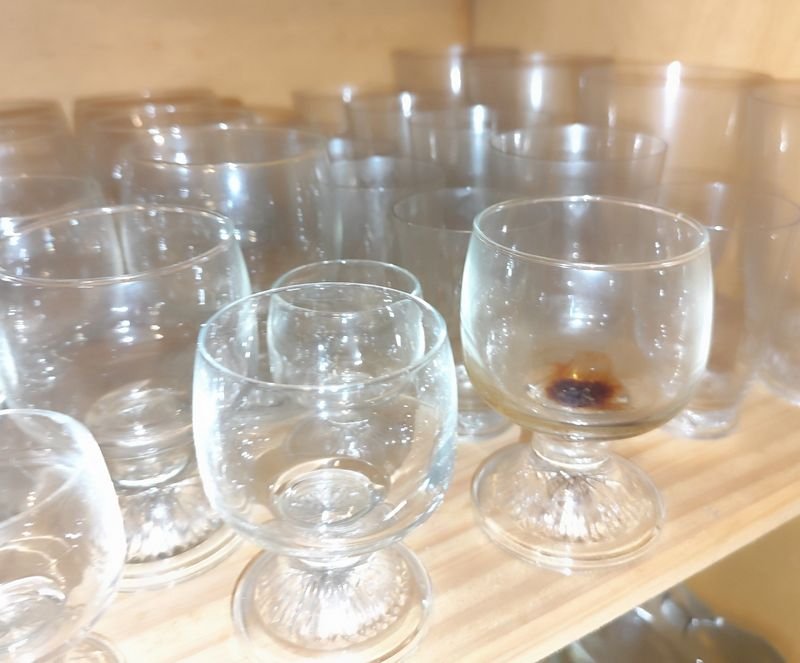 Gigantesco lote de vasos antiguos en diferentes formas y modelos - imagen 4