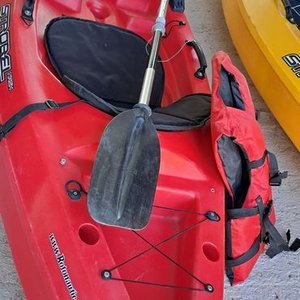 Dos Kayaks de Pesca Strobe, Amarillo y Rojo, Como Nuevos - imagen 9