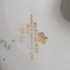 Lote de Loza y Porcelana Inglesa: Tetera, Compotera, Fuente Ovalada y Frutera - imagen 10