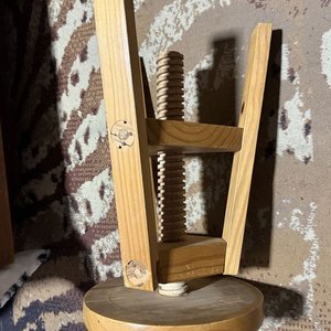 Banco de Madera con Altura Regulable y 3 Patas - imagen 5