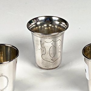 Tres Vasitos de Plata Polaca con Grabados - imagen 2