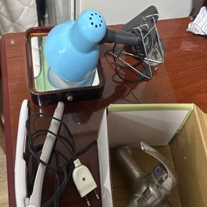 Lote siguiente: Plancha de Pelo y Grifería Cromada