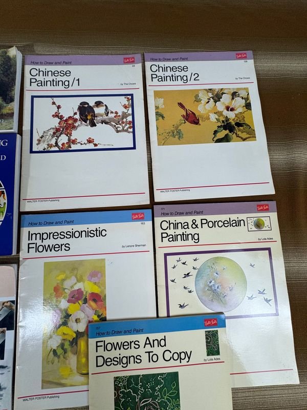 Colección de libros y pinturas relacionadas a las flores - imagen 3