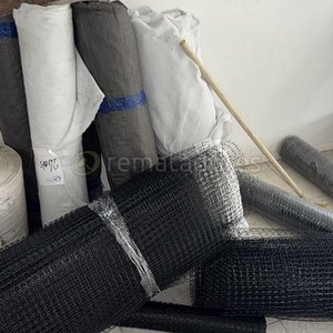 Lote anterior: Rollo de Malla Metálica Negra y Materiales de Construcción