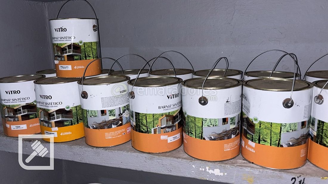 Lote de Latas de Barniz Sintético Vitro 4 Litros