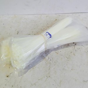 Lote siguiente: 5 Paquetes de Precintos de Nylon 5x350 mm