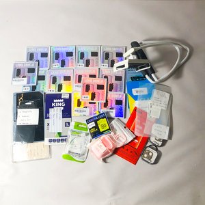 Lote anterior: 22 Piezas: Soportes para Celular, Fundas para Auriculares y Protectores de Cámara/Pantalla