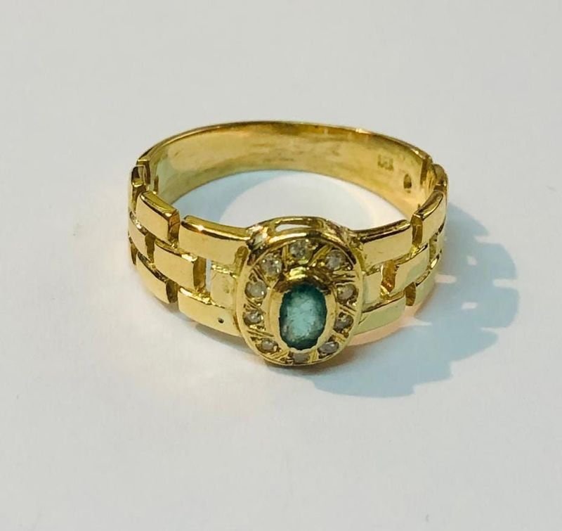 Lote anterior: Anillo de oro 18k con crisobelino y brillantes